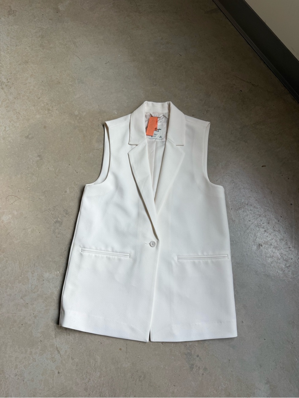 Abercrombie & Fitch Sleeveless Notch-Lapel White Blazer Vest. Never worn.